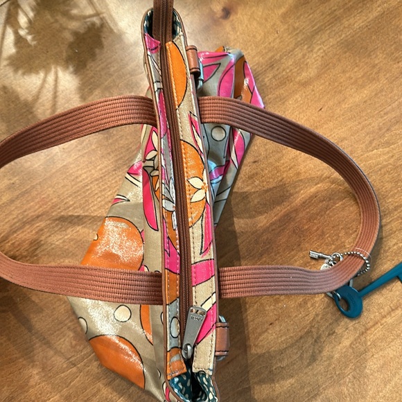 Fossil key-per coated canvas double handle retro floral purse - Picture 8 of 12